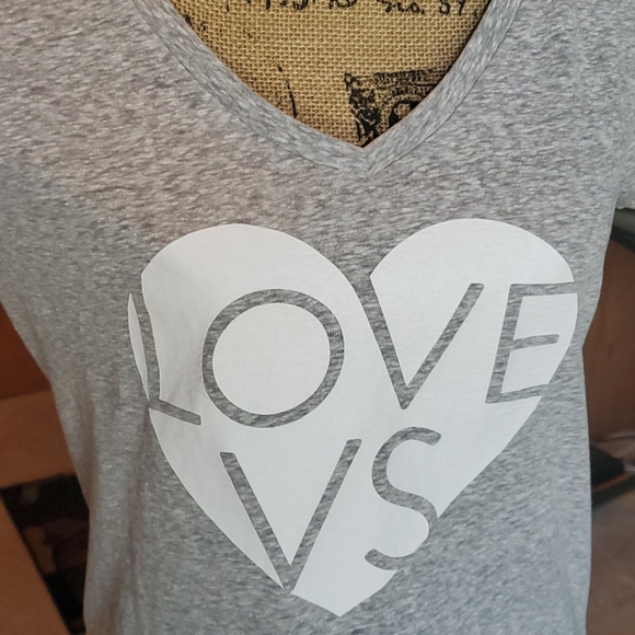 Victoria's Secret heathered grey size Large tee - Picture 2 of 8